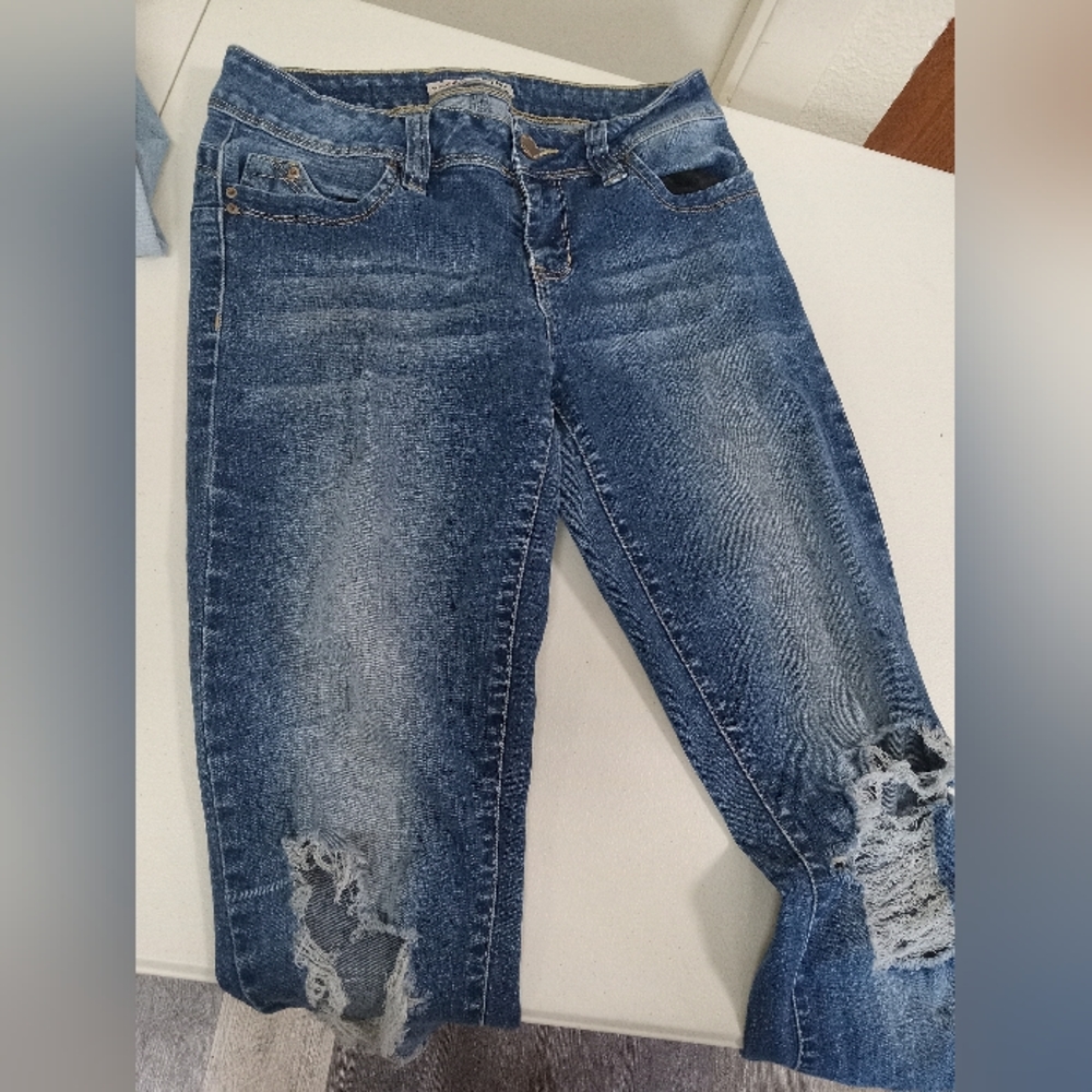 YMI ripped jeans Size 7